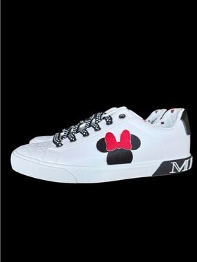 MINNIE MOUSE ladies, tennis shoes, size 10 new with tags NWT